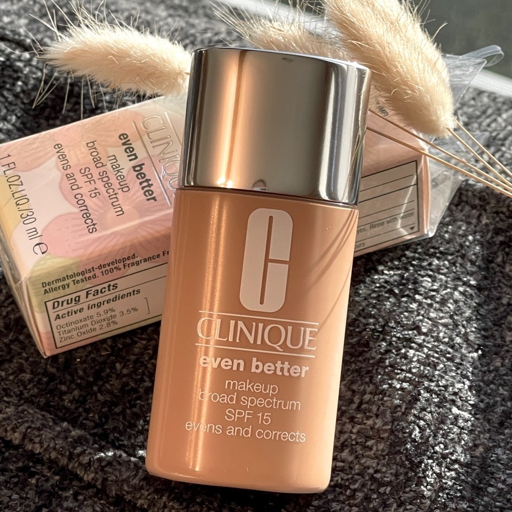 CLINIQUE Even Better Makeup Broad Spectrum SPF 15 Foundation In CN 58 Ho…